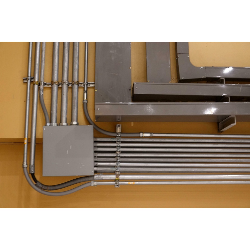 V.E.G. ท่อเหล็กร้อยสายไฟ รุ่น EMT-A ขนาด : 1/2"  (17.93mm*1.07mm*3.05m)
