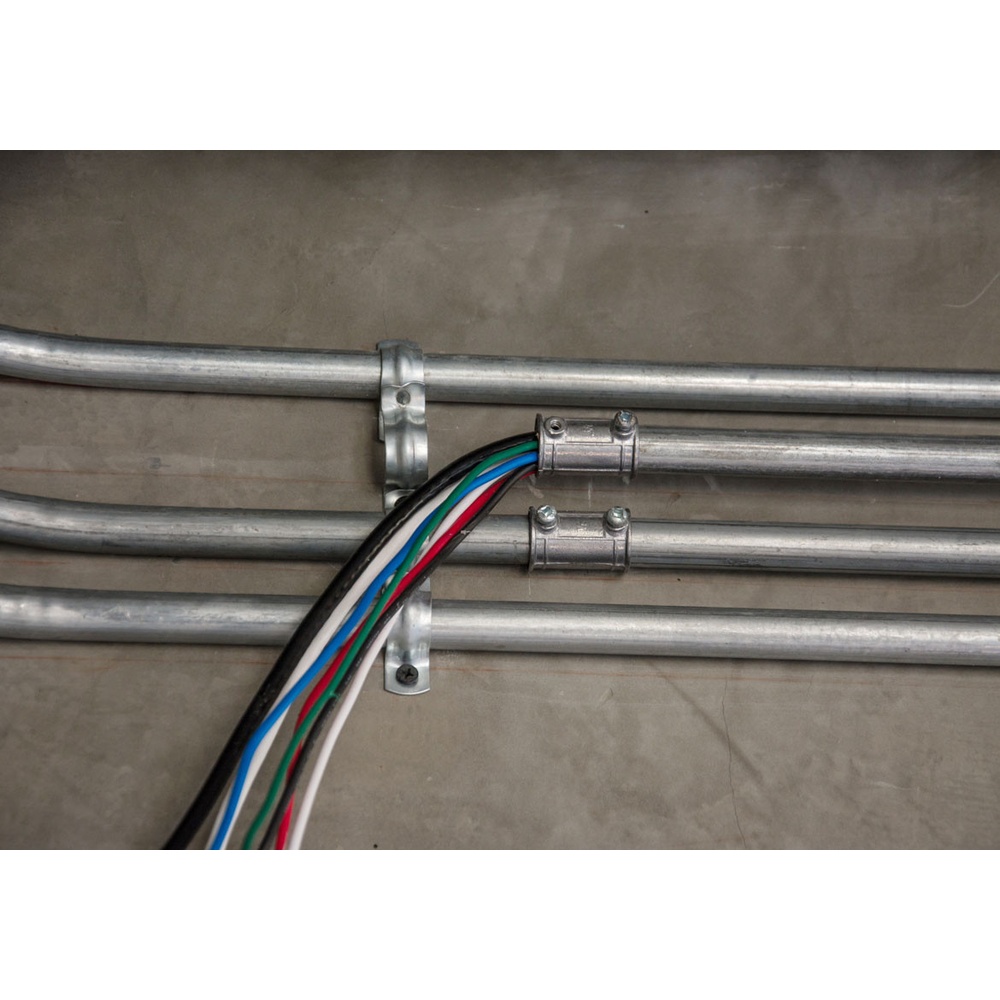 V.E.G. ท่อเหล็กร้อยสายไฟ รุ่น EMT-A ขนาด : 1/2"  (17.93mm*1.07mm*3.05m)
