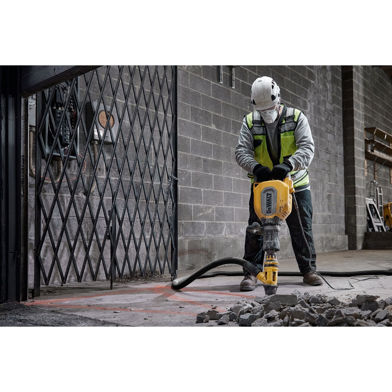 DEWALT เครื่องสกัดไฟฟ้า 11 กก. มอเตอร์ไร้แปรงถ่าน 1700W SDS-Max D25911K-B1