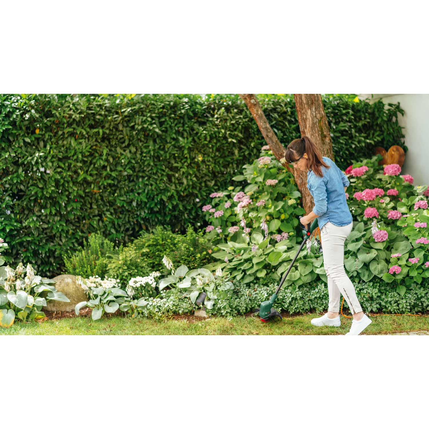 BOSCH เครื่องเล็มหญ้า EasyGrassCut23