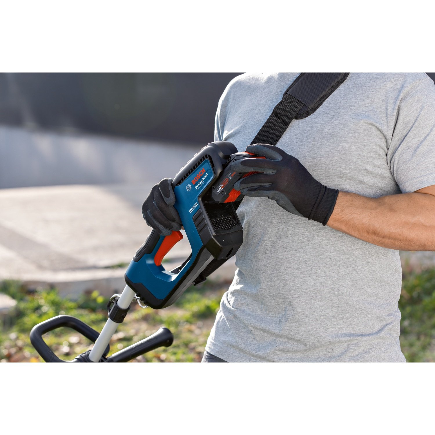 BOSCH เครื่องเล็มหญ้า ไร้สาย 18V รุ่น GRT18V-33 (เฉพาะเครื่อง)