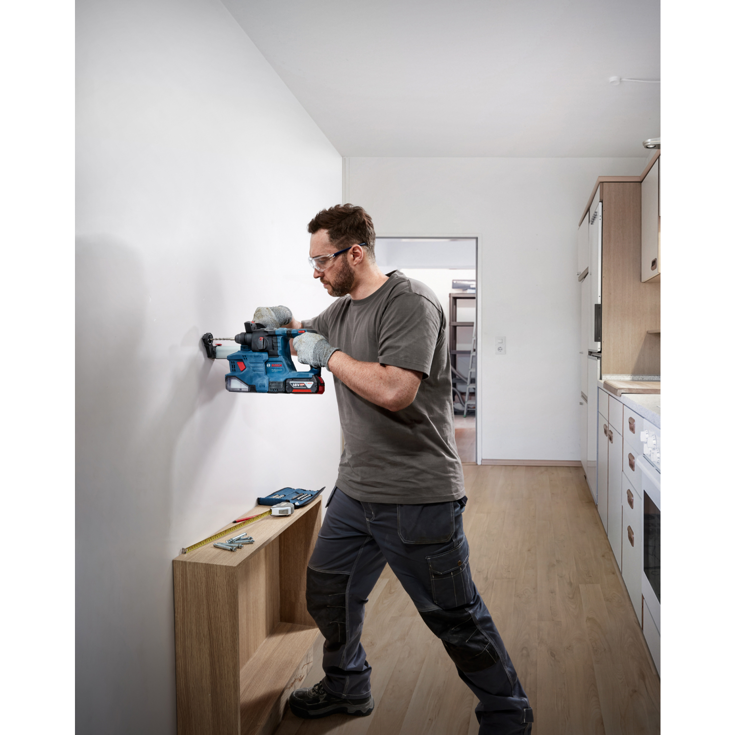 BOSCH เครื่องเก็บฝุ่นต่อกับสว่าน GBH 185 LI  รุ่น GDE12