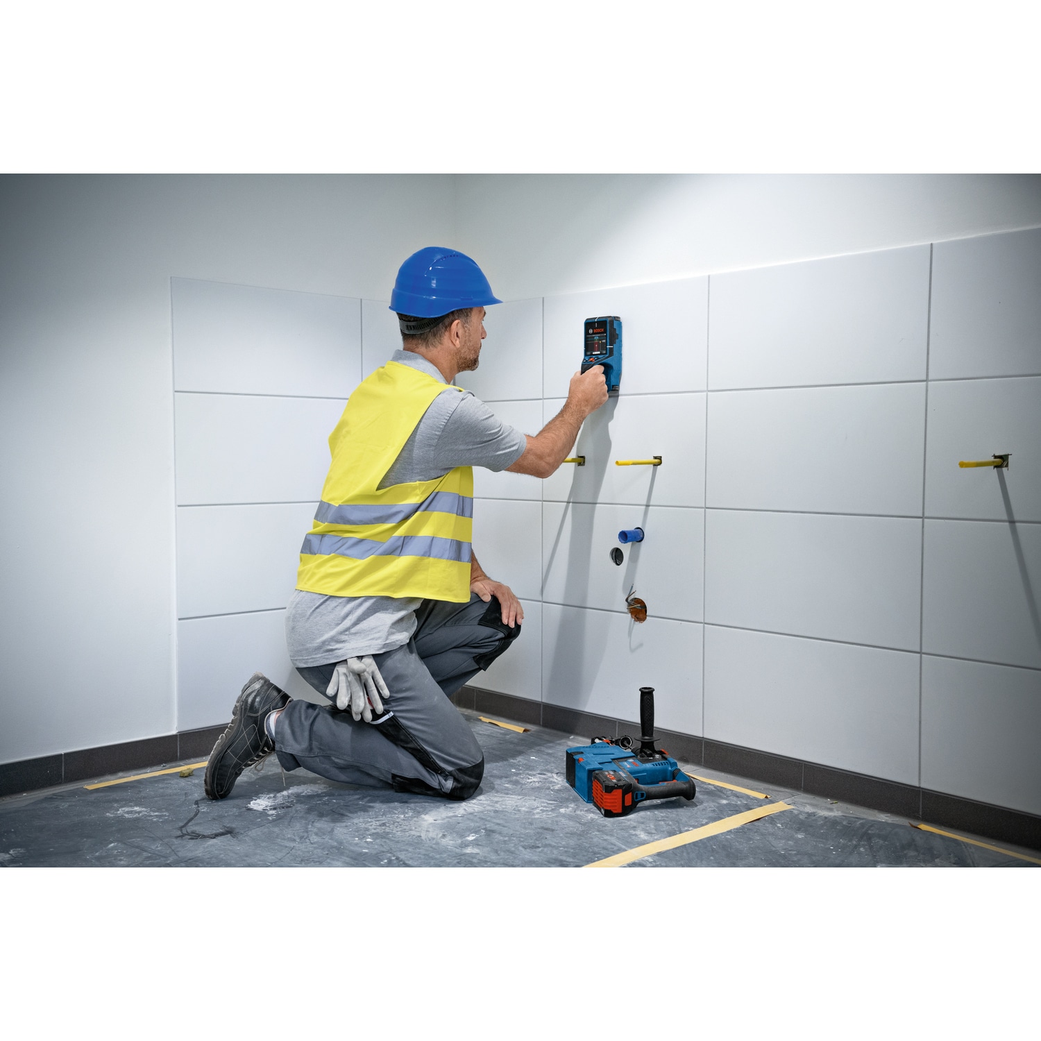 BOSCH เครื่องสแกนผนัง พร้อม อุปกรณ์ รุ่น D-TECT 200C