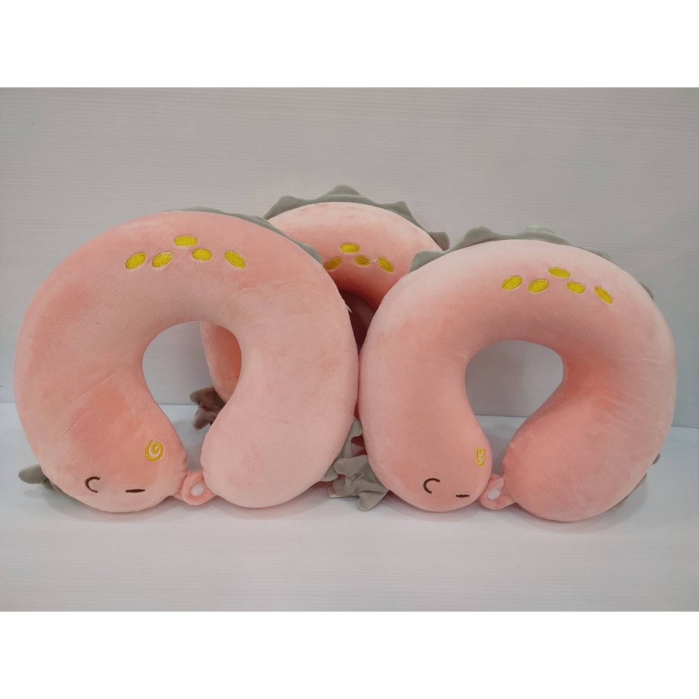 KOJI หมอนรองคอตัวยูไดโนเสาร์#JS6ขนาด 26x18x15.5ซม.สีชมพู