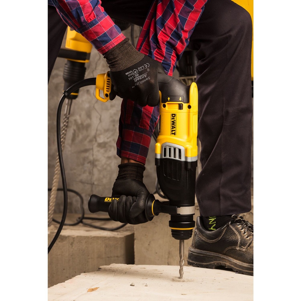 DEWALT สว่านโรตารี่ 3 ระบบ 28มม. 900W รุ่น D25143KA-B1 แถมดอกสว่าน 6 ชิ้น