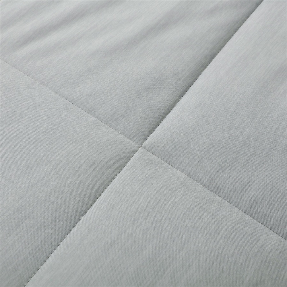 Truffle ผ้าห่มเย็น รุ่น Mina-04 ขนาด 150x200x3 ซม. สีเทาอ่อน