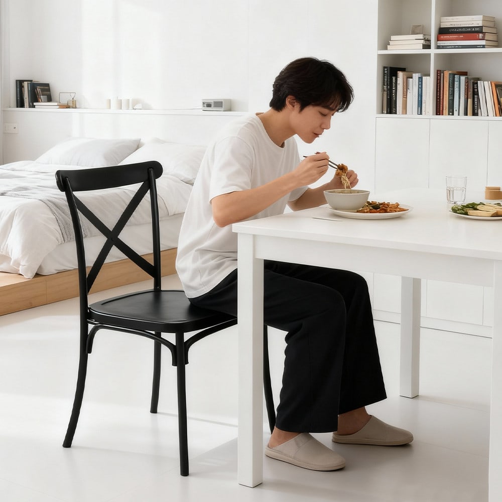 PULITO เก้าอี้จัดเลี้ยง รุ่น Xelia ขนาด 46x50x89 ซม.สีดำ