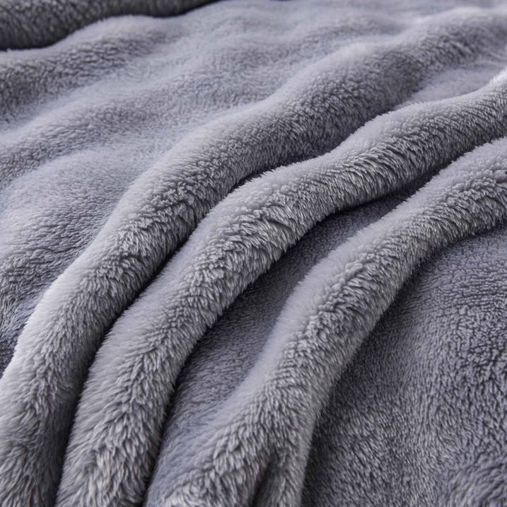 Truffle ผ้าห่ม รุ่น Nako-01 ขนาด 150x200 ซม. สีเทา