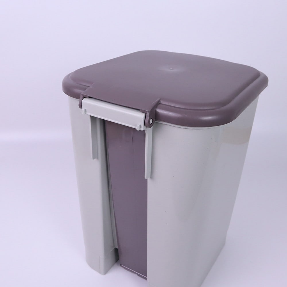 ICLEAN ถังขยะขาเหยียบเหลี่ยม 15 ลิตร ขนาด 27x32x37 ซม. รุ่น 5647 สีเทา