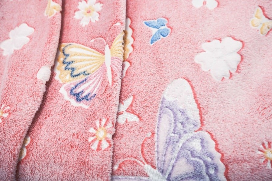 Truffle ผ้าห่ม รุ่น Momo-01 ขนาด 130x170 ซม. สีชมพู