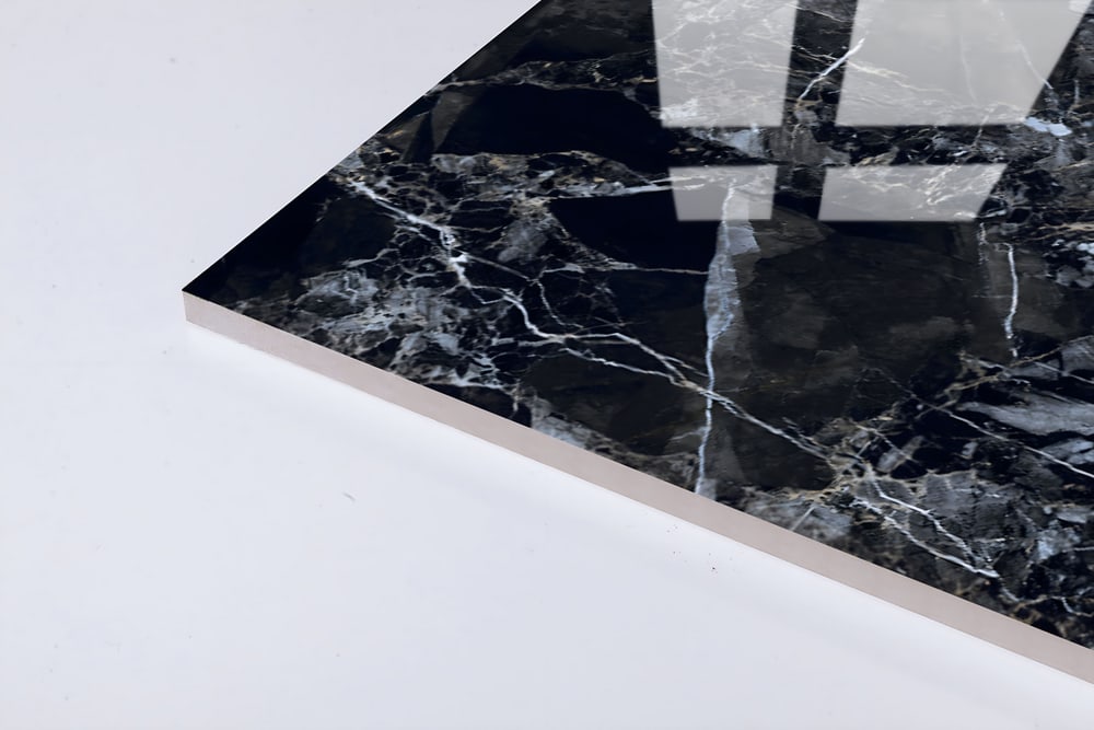 Marbella กระเบื้องพอร์ซเลน 60x60 ซม. รุ่น โปเตนโซ่ GP6656 Glossy (4P) Random