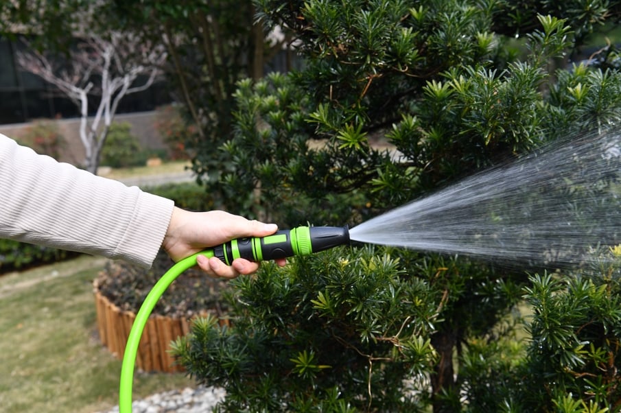 Tree O Plus ชุดหัวฉีดพลาสติกพรีเมียมแบบบิดปรับ2รูปแบบ สำหรับก๊อกสนาม3/4“-1” รุ่นGLB-8202-0 สีเขียวดำ