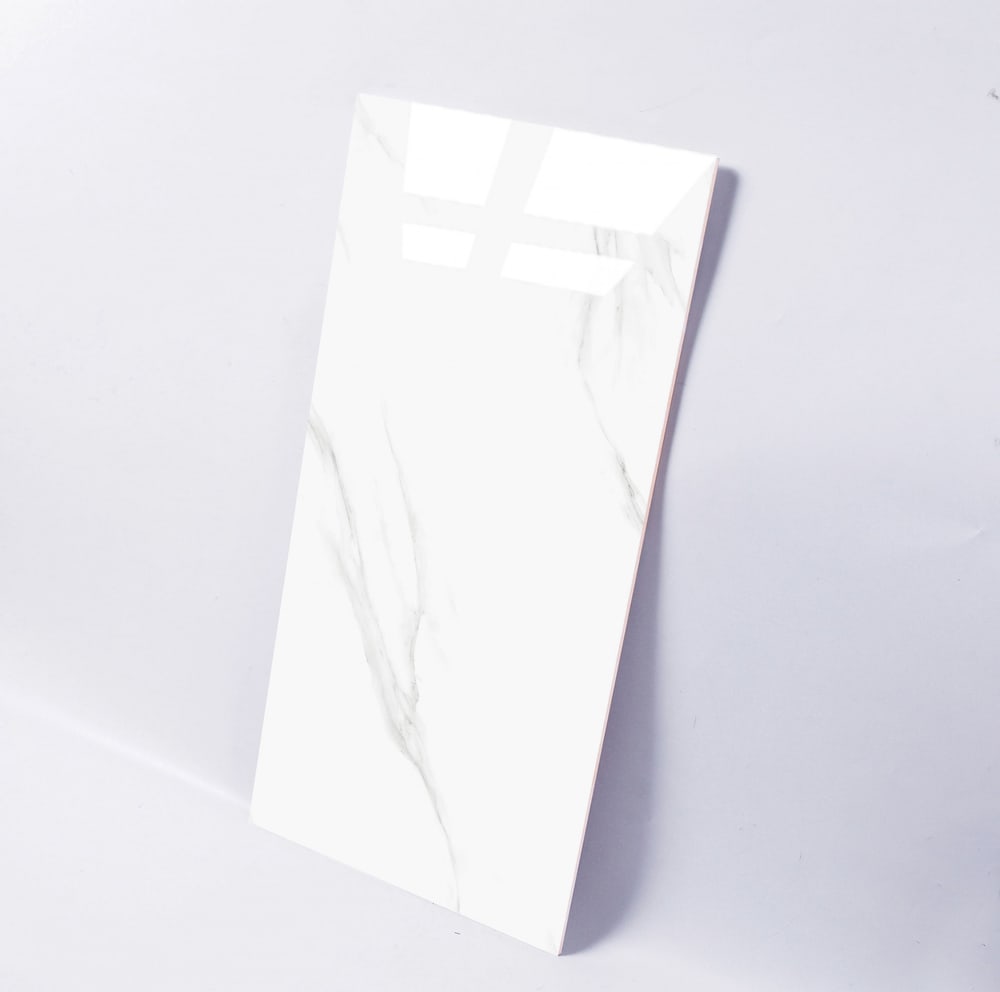Marbella 60x120 ซม. กระเบื้องพอร์ซเลน รุ่น ลิโน่ไวท์ D12701 (2P/1.44 ตร.ม.) Gloss Random