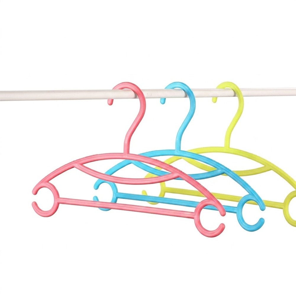 SAKU ไม้แขวนผ้าพลาสติก รุ่น EKK009-WH ขนาด 41x18x0.7 ซม. 5 ชิ้น/แพ็ค สีขาว