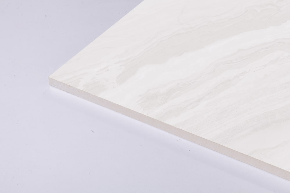 Marbella 60x60 กระเบื้องปูพื้น รุ่น ออร่า ซิลเวอร์ TS12248 (4P) (Gloss) (Random)