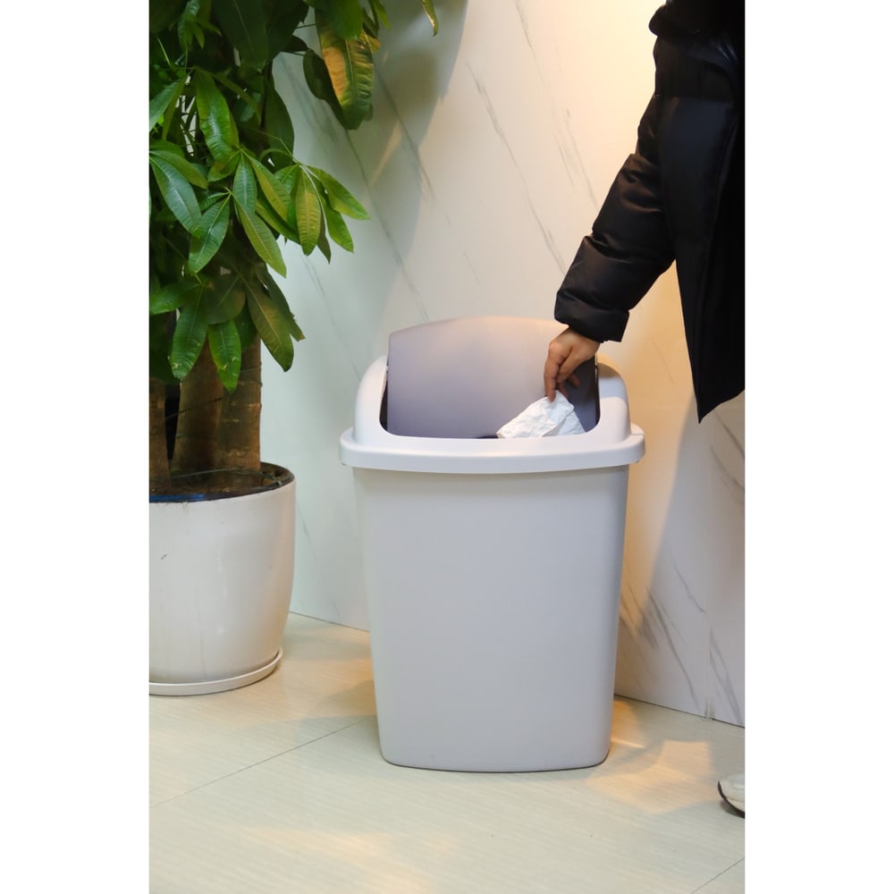 ICLEAN ถังขยะฝาสวิงทรงเหลี่ยม 70 ลิตร รุ่น Ozil TG55199G ขนาด 50x38x68 ซม. สีเทา