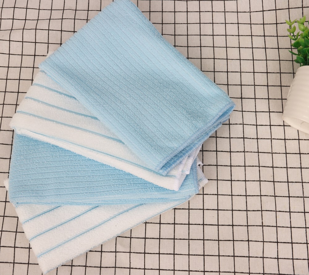 Kleanzy ผ้าเช็ดทำความสะอาด พิมพ์ลาย 4 ชิ้น ขนาด 40x40 ซม. รุ่น TG59736 คละสี