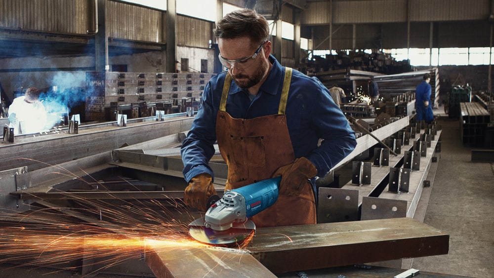 BOSCH เครื่องเจียร์ 7นิ้ว 2200W รุ่น GWS2200-180