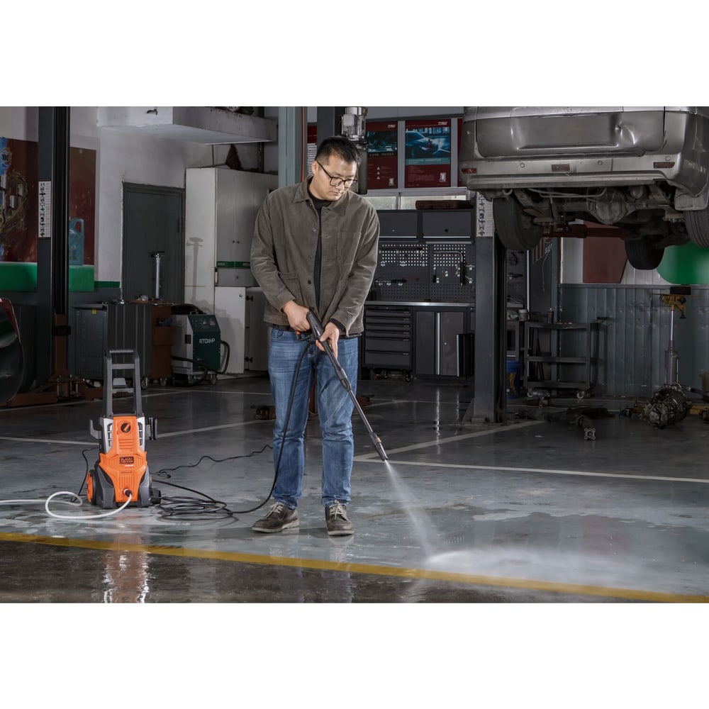 BLACK+DECKER เครื่องฉีดน้ำแรงดันสูง 135 บาร์ 1800W BEPWB2000TH-B1