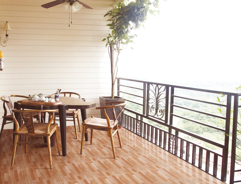 Marbella กระเบื้องเซรามิคปูพื้น 40X40 ซม. รุ่น รอกเก้น้ำตาล DJ006 Satin (12P)