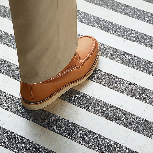 เทปกันลื่นชนิดม้วนสีเทา 1" X 180 ซม. สำหรับงานภายใน