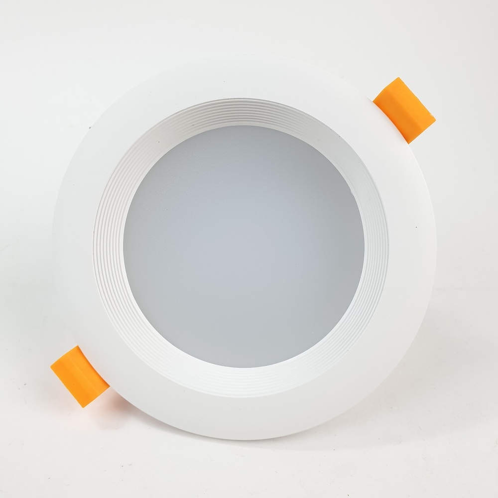 GATA โคมดาวไลท์ LED แบบฝังฝ้าหน้ากลม ขอบขาว 4นิ้ว 8W แสงเดย์ไลท์