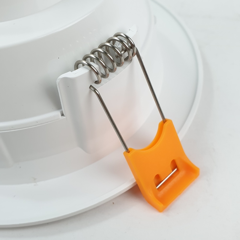 GATA โคมดาวไลท์ LED แบบฝังฝ้าหน้ากลม ขอบขาว 4นิ้ว 8W แสงเดย์ไลท์