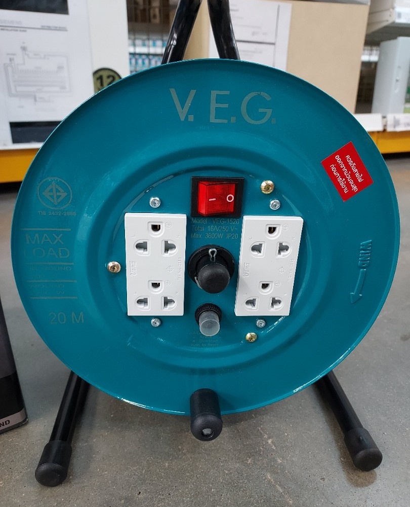V.E.G. ล้อเก็บสายไฟ 16A 3600W สายไฟยาว 30M รุ่น VEG-1530 สีเขียว