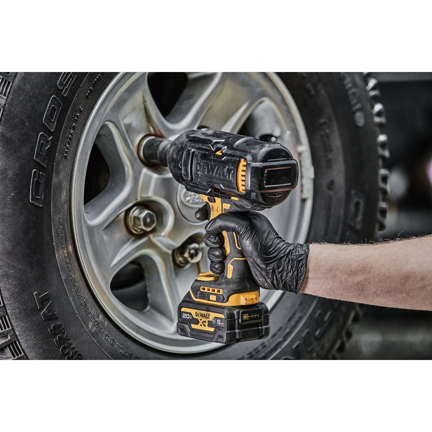 DEWALTบล็อกกระแทกไร้สายไร้แปรงถ่าน 20V Max DCF900N-B1 (เฉพาะตัวเครื่อง)