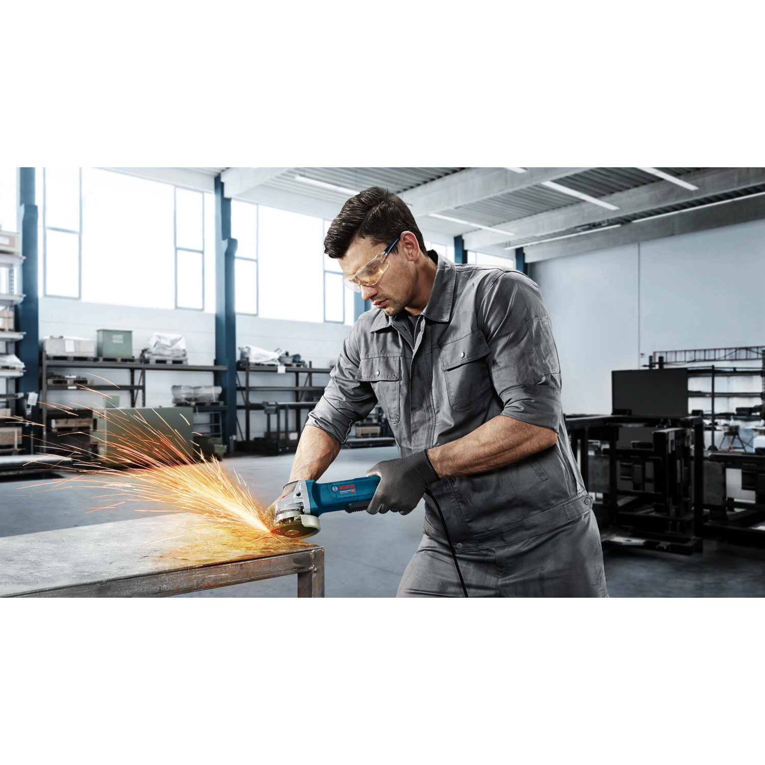 BOSCH เครื่องเจียร์ 4นิ้ว 900 W (สวิทซ์มือบีบ) รุ่น GWS9-100P