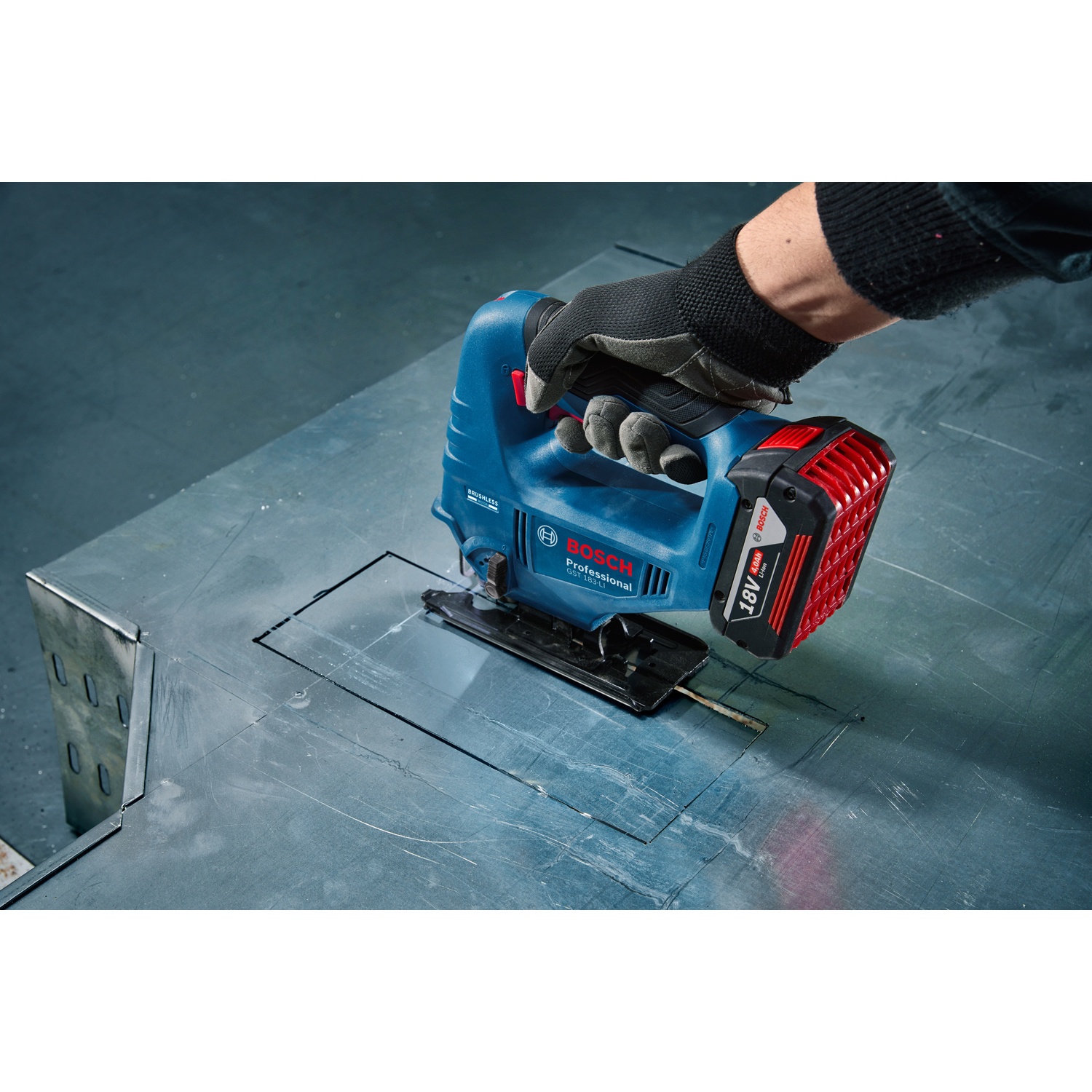 BOSCH จิ๊กซอว์ ไร้สาย 18V Brushless รุ่น GST183-Li (เฉพาะเครื่อง)