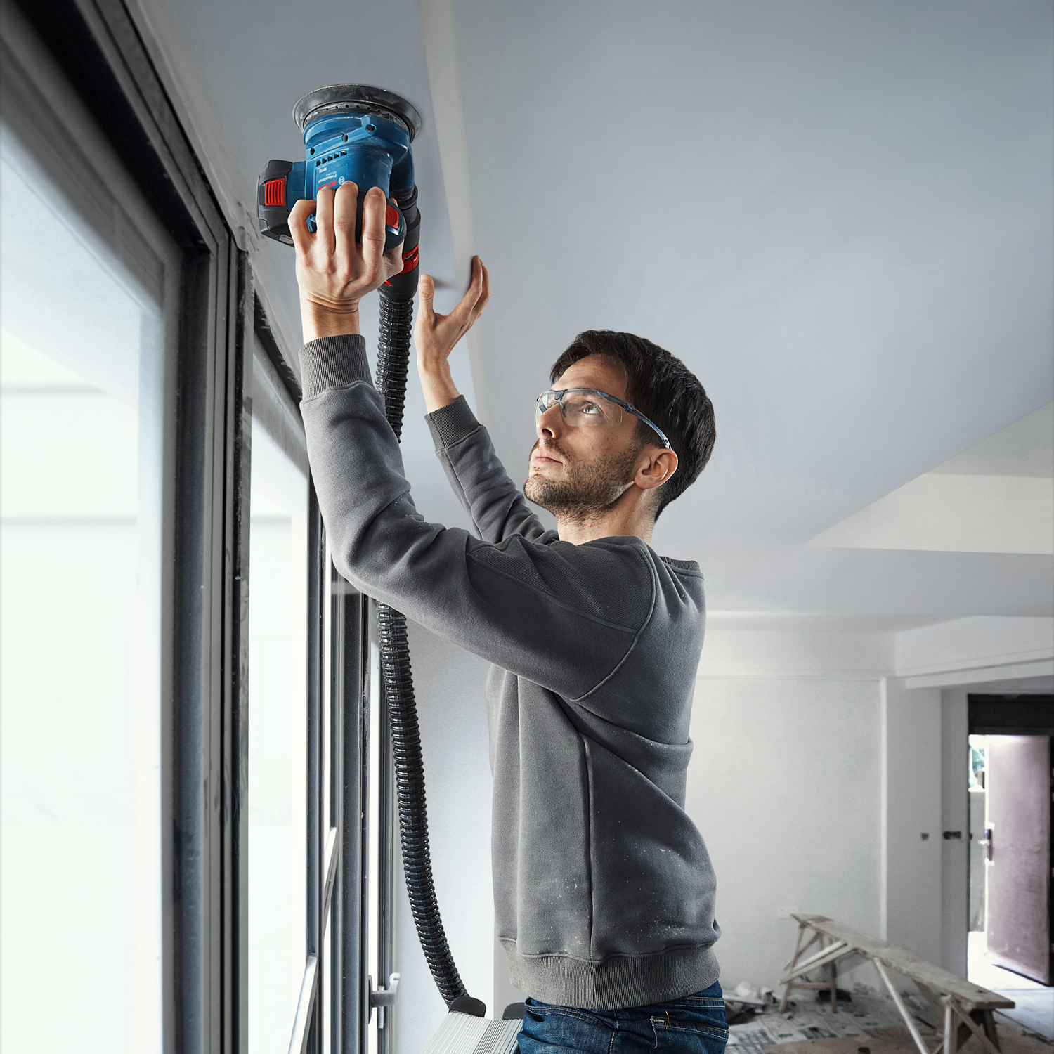 BOSCH เครื่องขัดกระดาษทรายไร้สาย 18V BL รุ่น GEX185-Li (เฉพาะเครื่อง)