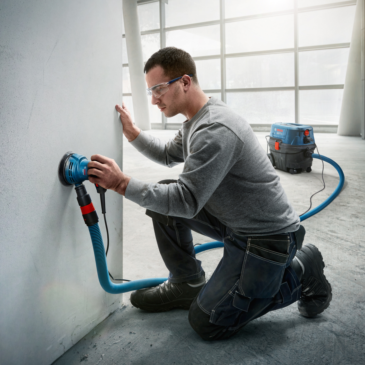 BOSCH เครื่องขัดกระดาษทราย ระบบลูกเบี้ยว 5 นิ้ว 280W รุ่น GEX 125