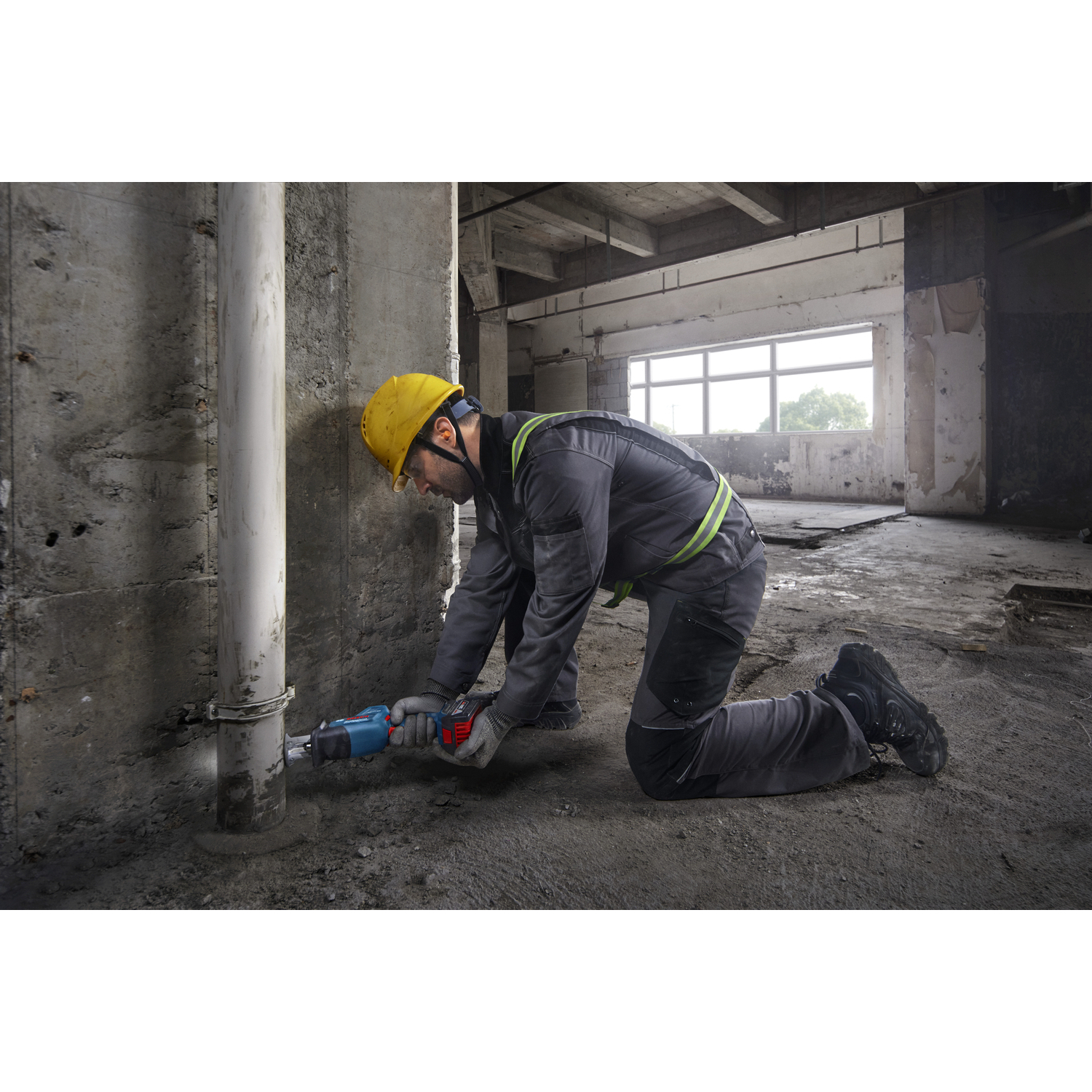 BOSCH เลื่อยอเนกประสงค์ไร้สาย 18V รุ่น GSA 18V-24 (เฉพาะเครื่อง)