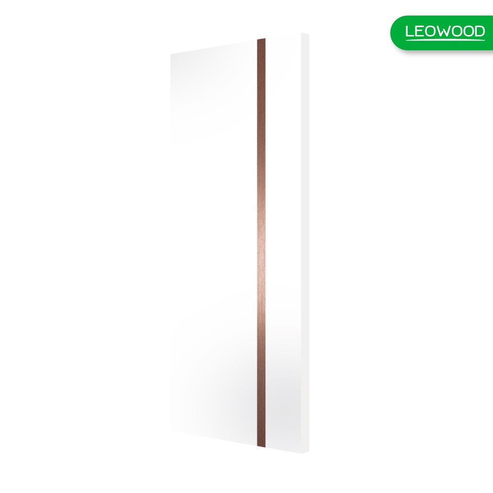 LEOWOOD ประตูปิดผิวเมลามีน iDoor Premium Metal Line เส้นกลาง/สีทองแดง 1 เส้น 80x200ซม. PEARL WHITE