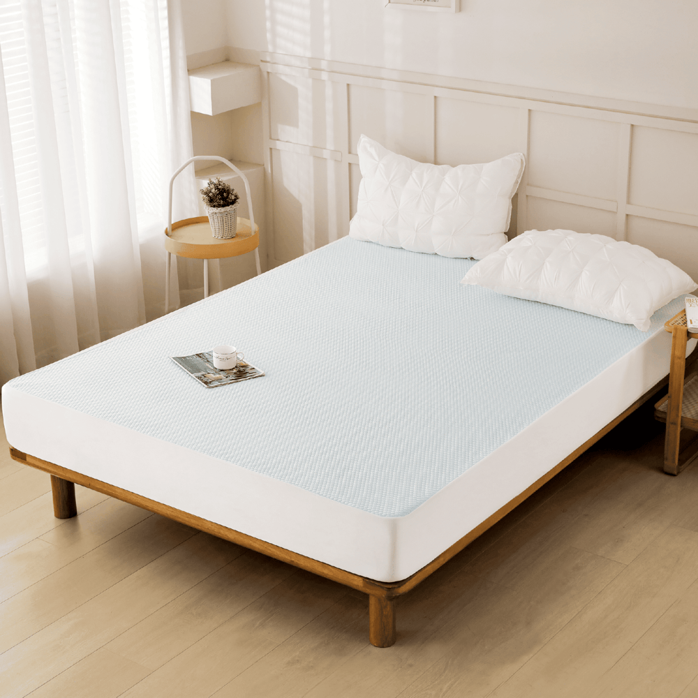 TRUFFLE ผ้ารองที่นอนแบบเย็น กันน้ำและไรฝุ่น รุ่น DELIGHT-01 ขนาด 120×200×25ซม. สีฟ้าอ่อน