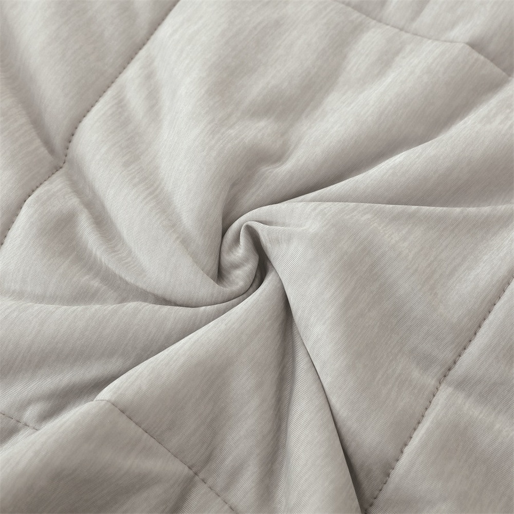 Truffle ผ้าห่มเย็น รุ่น Mina-04 ขนาด 150x200x3 ซม. สีเทาอ่อน